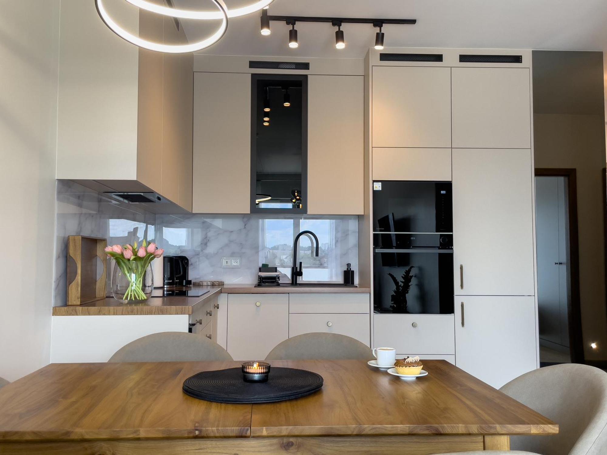 Urban Global Premium, 5th Floor No 03, Free Garage, Self Check-in, No Deposit * Katowice