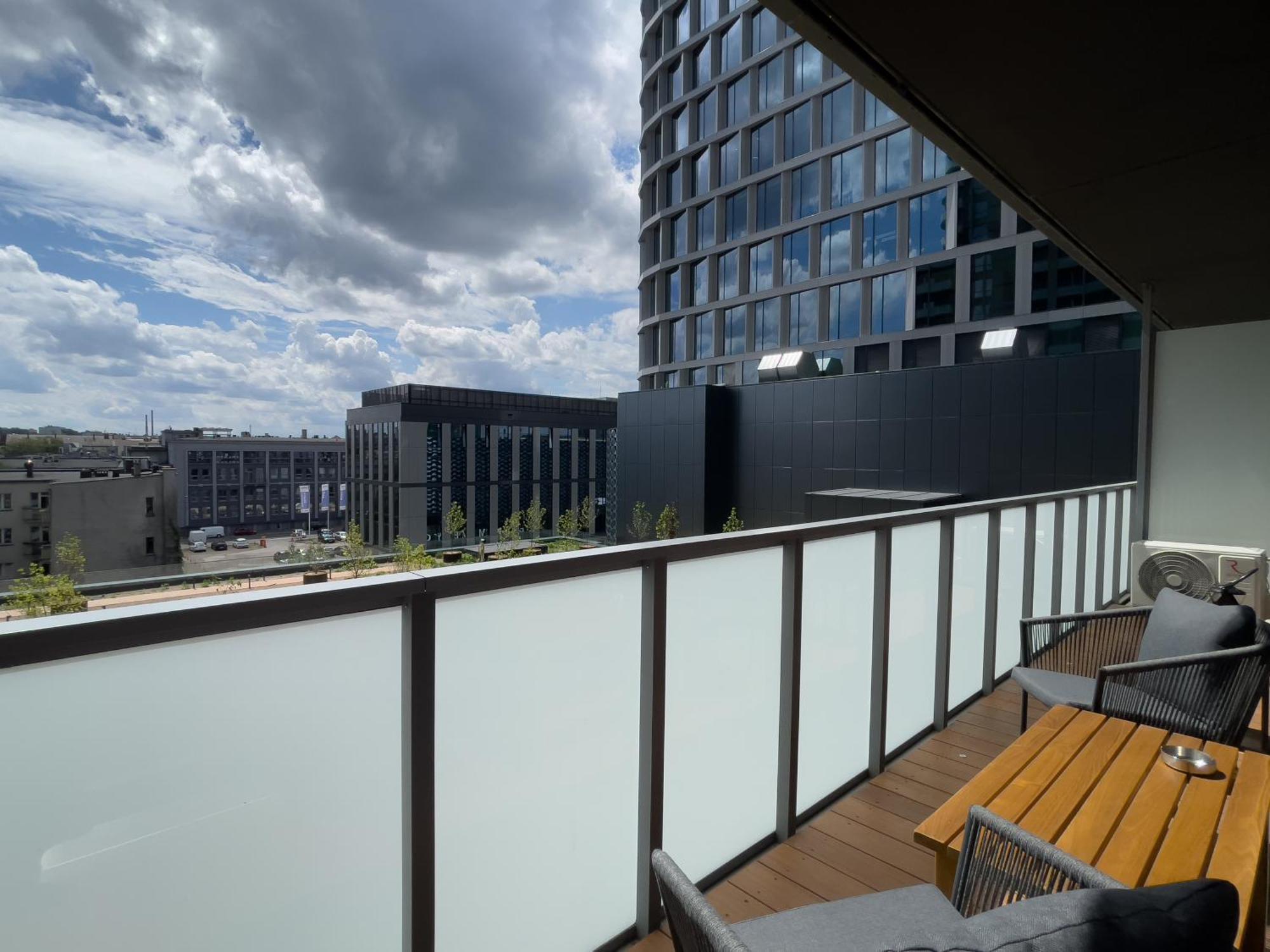 Urban Global Premium, 5th Floor No 03, Free Garage, Self Check-in, No Deposit